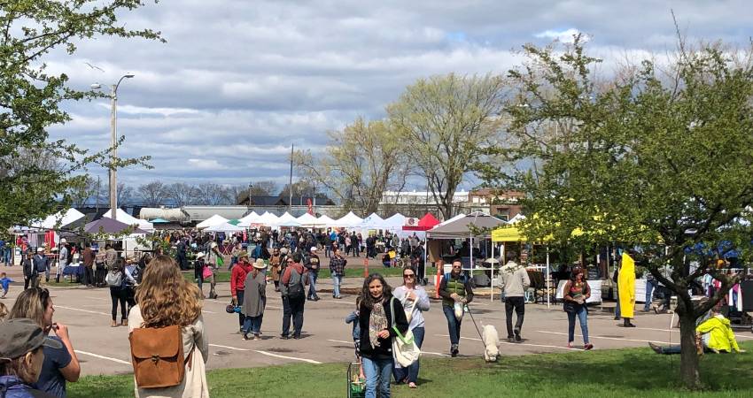 Enjoy Outdoor Market Season In Burlington, Vermont