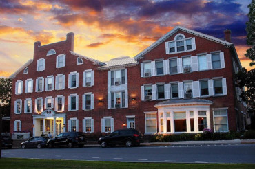 Morgan's Tavern at the Middlebury Inn